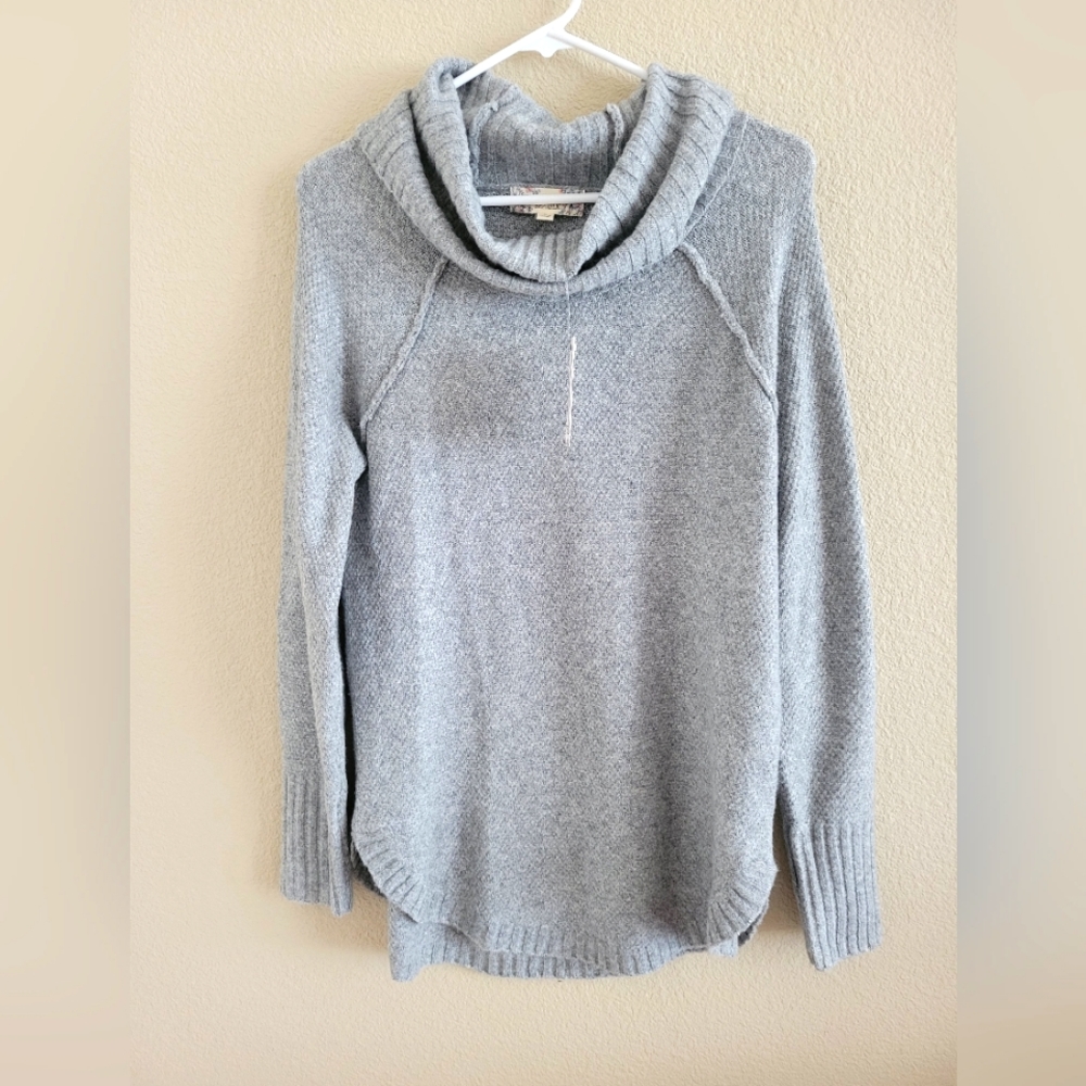 New cute gray teen sweater